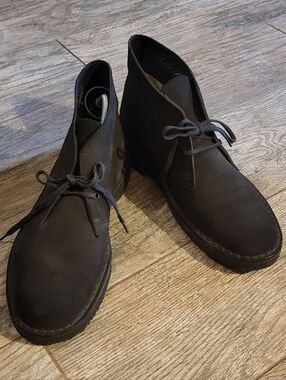Clarks Originals Desert Chukka Boots Black Suede Crepe Sole Classic Minimalist